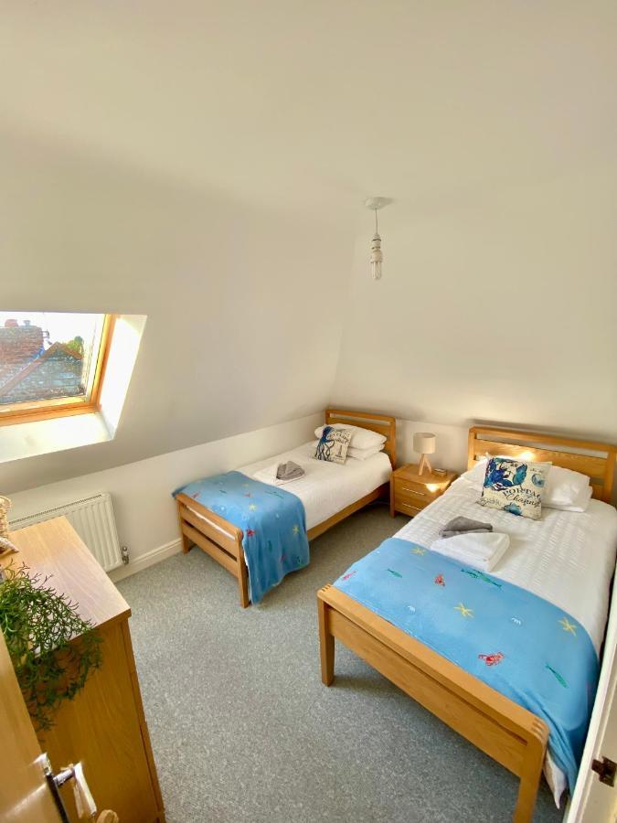 Swanage Beachside Penthouse: Family-Friendly with Parking & Wi-Fi Exterior photo