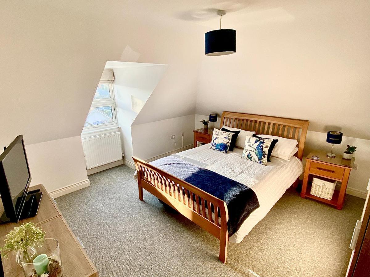 Swanage Beachside Penthouse: Family-Friendly with Parking & Wi-Fi Exterior photo